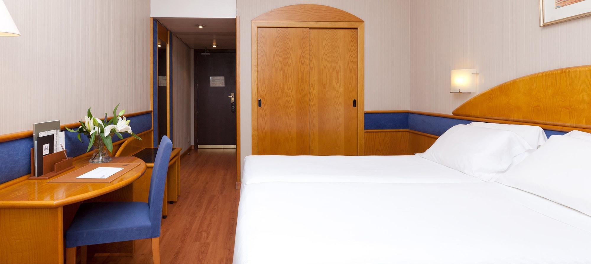 Agumar Hotel Madrid Exterior photo Room interior