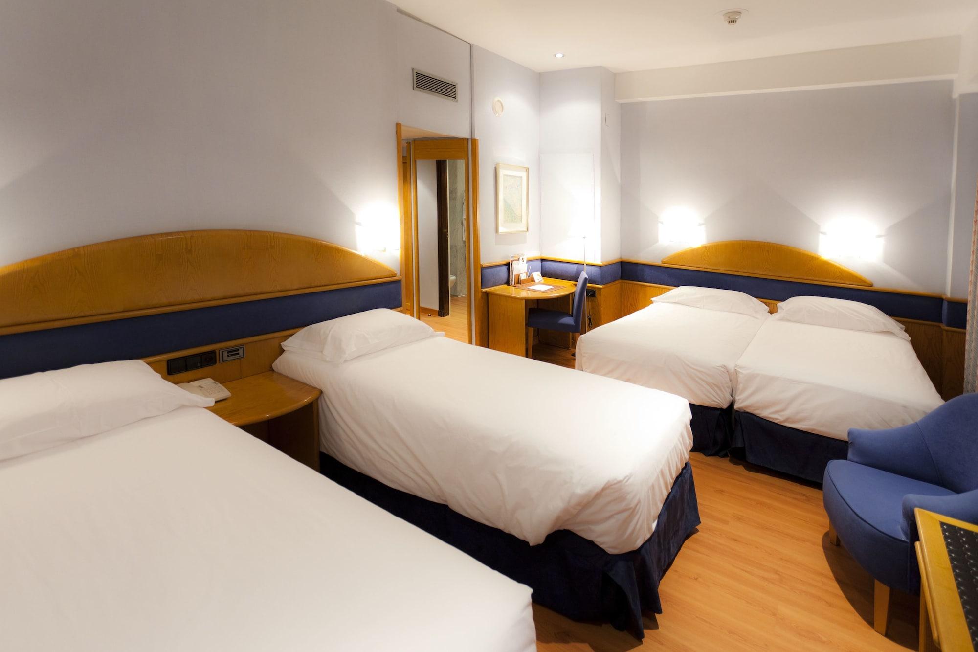 Agumar Hotel Madrid Exterior photo Room at the hotel