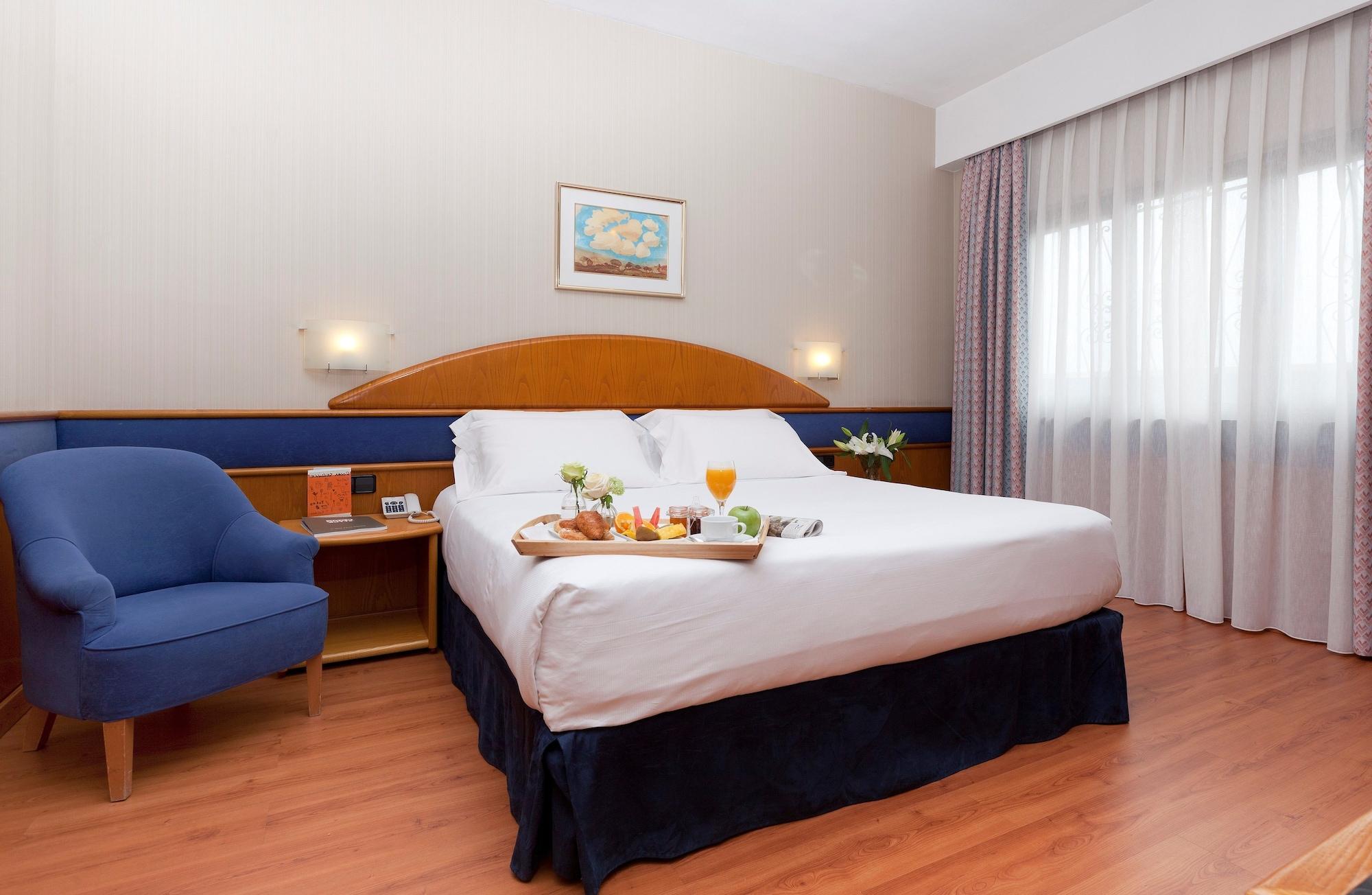 Agumar Hotel Madrid Exterior photo Room at the hotel