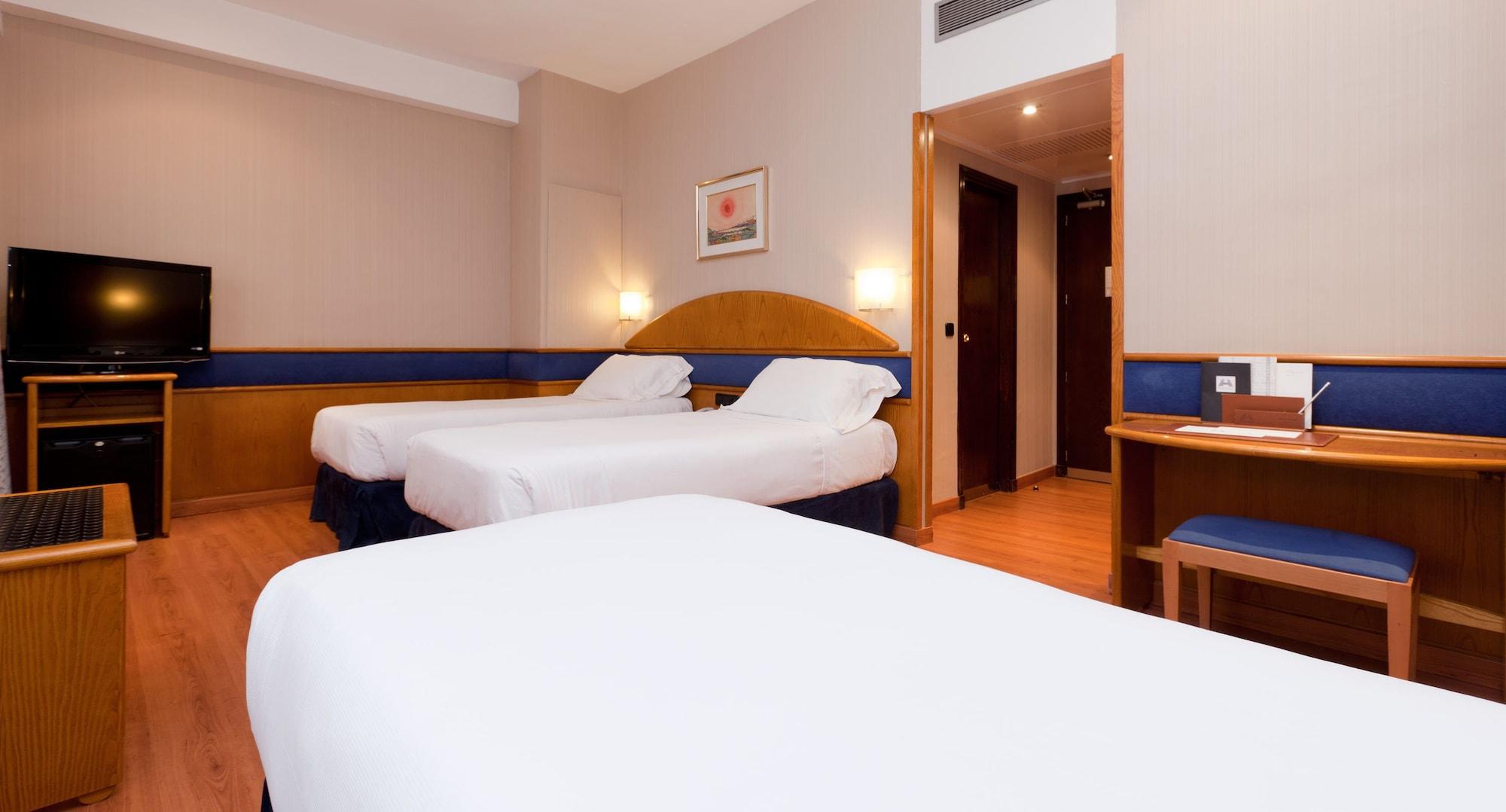 Agumar Hotel Madrid Exterior photo Room at the hotel