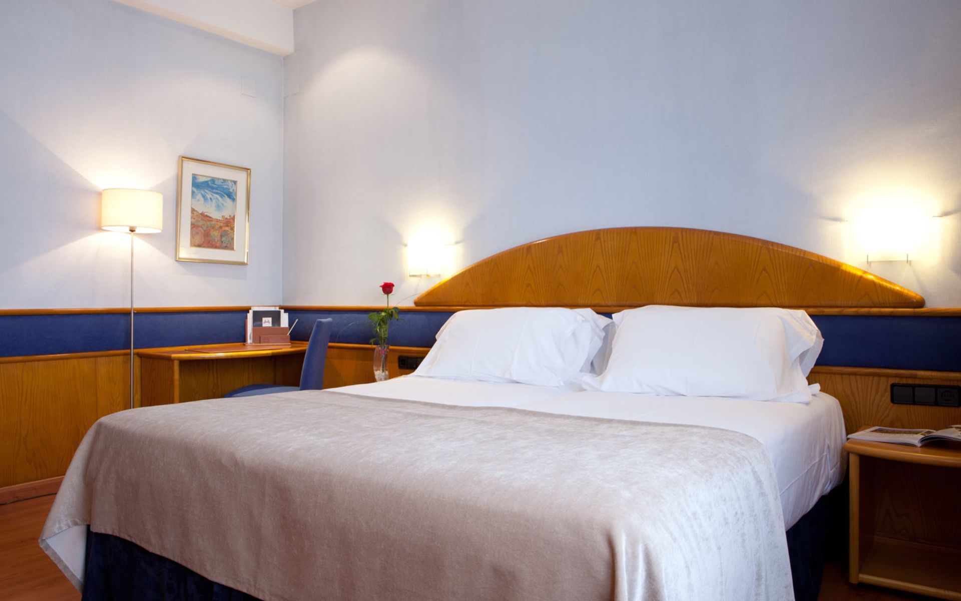 Agumar Hotel Madrid Exterior photo A room at the hotel