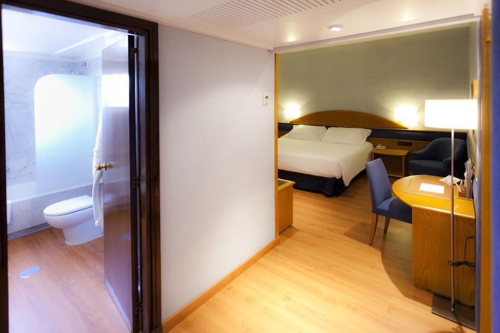 Agumar Hotel Madrid Room photo Room of the hotel