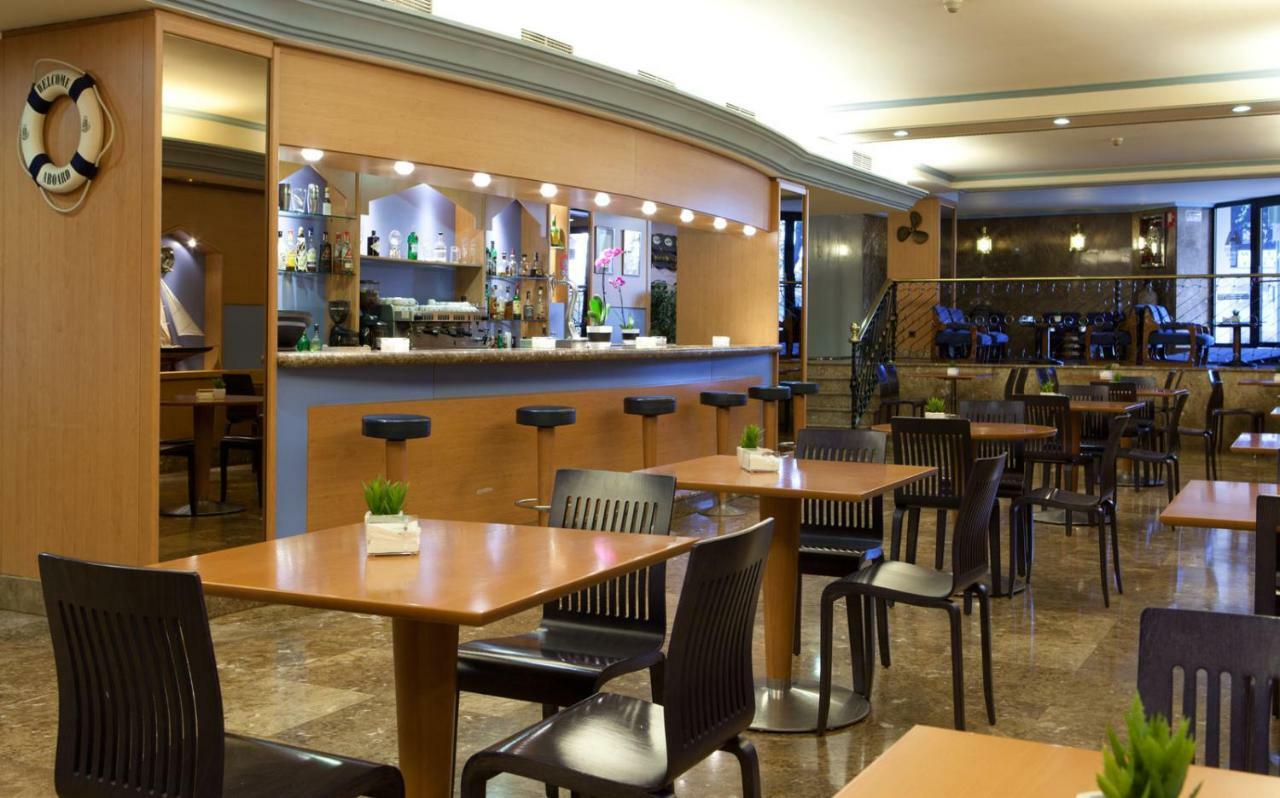 Agumar Hotel Madrid Exterior photo Interior of a hotel